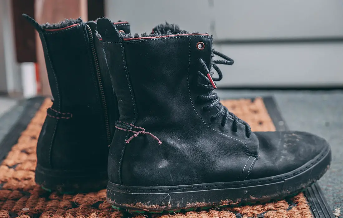 How to Stretch Rubber Boots to Fit Calves or Around the Calf