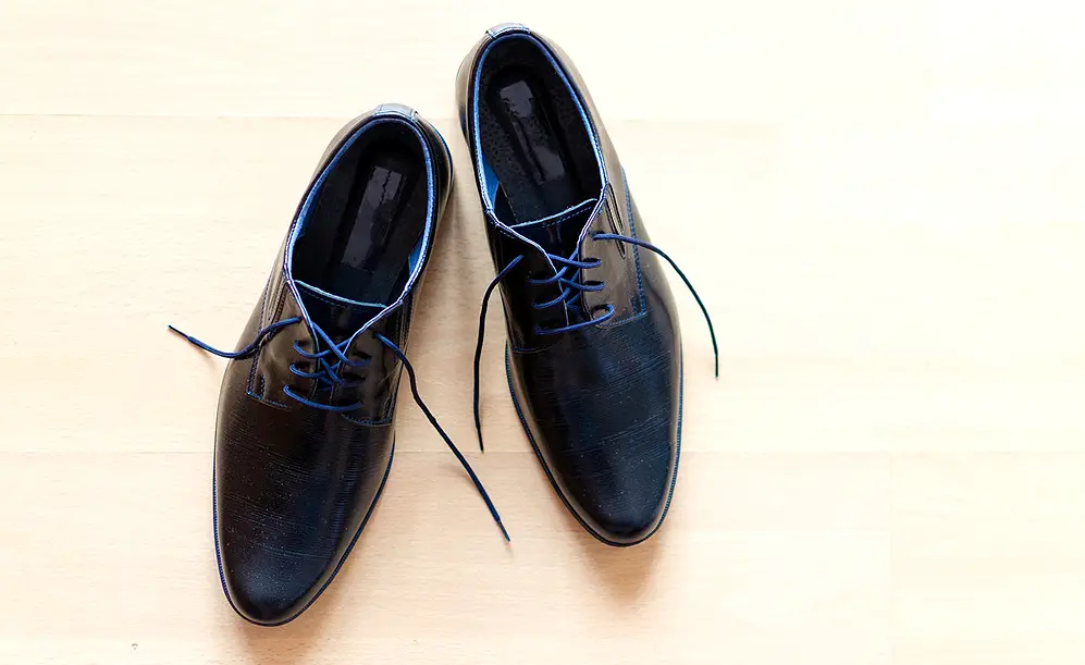 How to Get Wrinkles Out of Leather Shoes