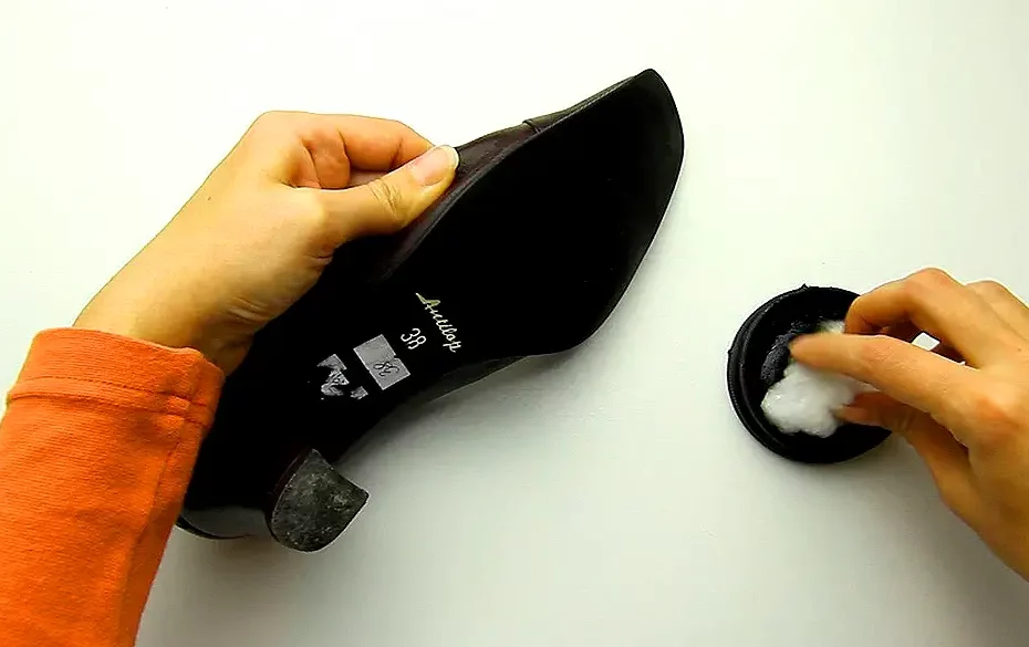 How to Keep Shoes from Slipping off Heel