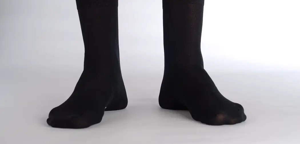 Do Black Socks Make Your Feet Stink