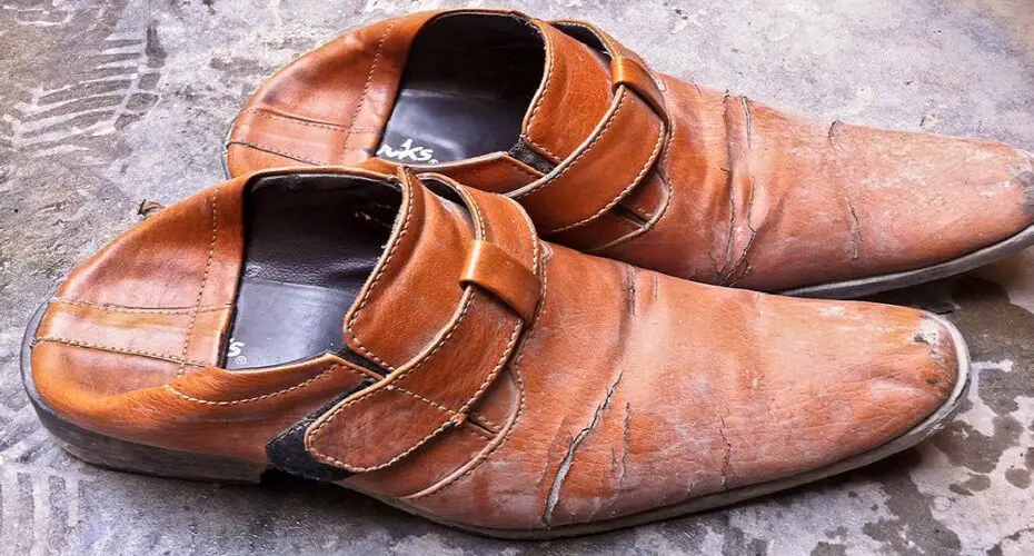 How to Get Creases Out of Leather Shoes Without Iron
