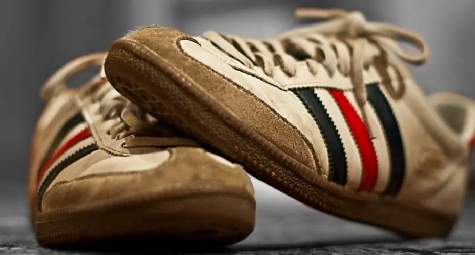 How to Soften the Back of New Shoes