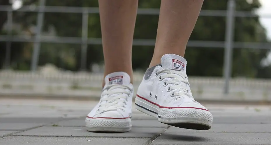 How to Tie a No-show Shoe Lace Knot