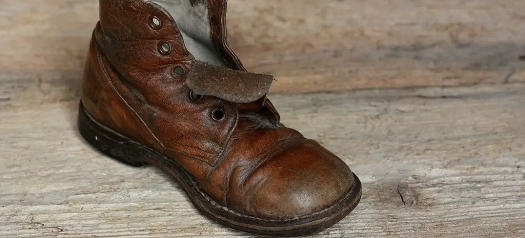 How to Keep Shoes From Dry Rotting