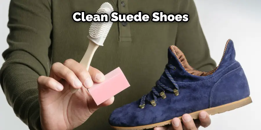 Chaussures en daim propres