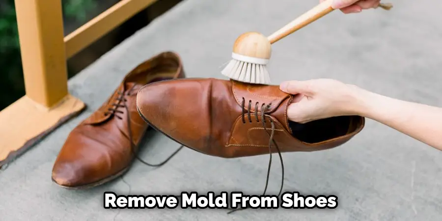 Enlever la moisissure des chaussures