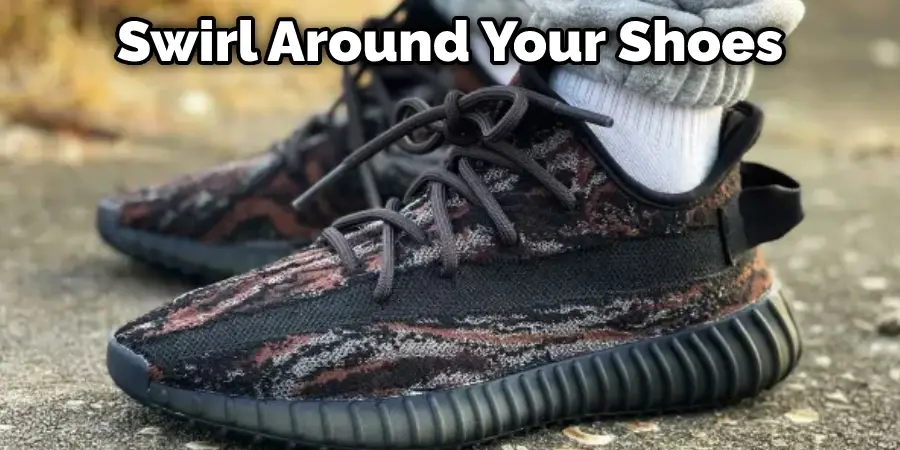 Gira alrededor de tus zapatos