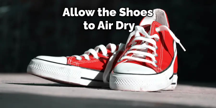 Laissez les chaussures sécher à l'air libre