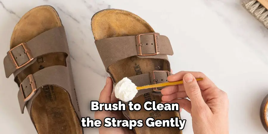  Brush to Clean the Straps Gently