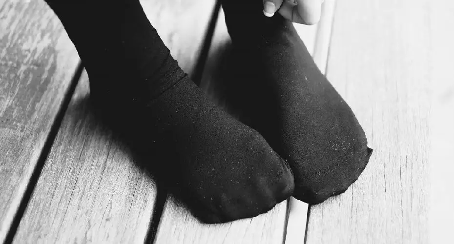 Do Black Socks Make Your Feet Sweat More