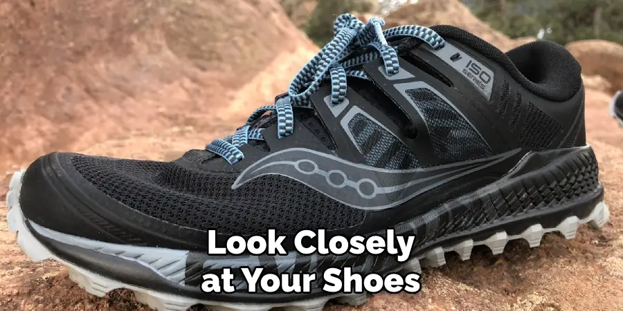 Regardez attentivement vos chaussures