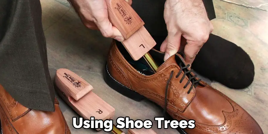 Using Shoe Trees